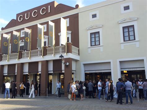 gucci outlet rome italy.